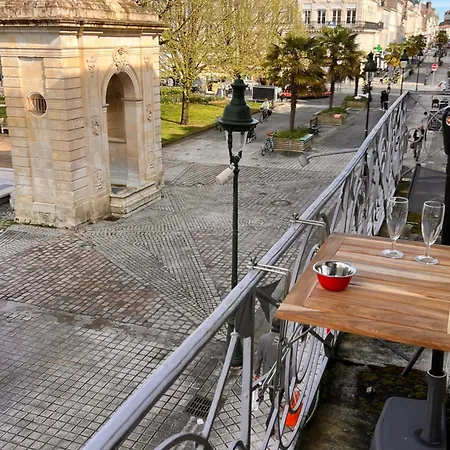 La Colbertine - Charming Apartment In Place Colbert Rochefort  Exterior photo