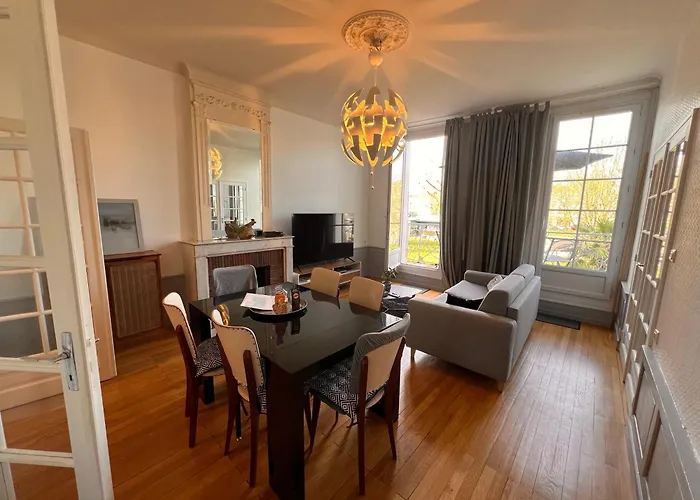 La Colbertine - Charming Apartment In Place Colbert